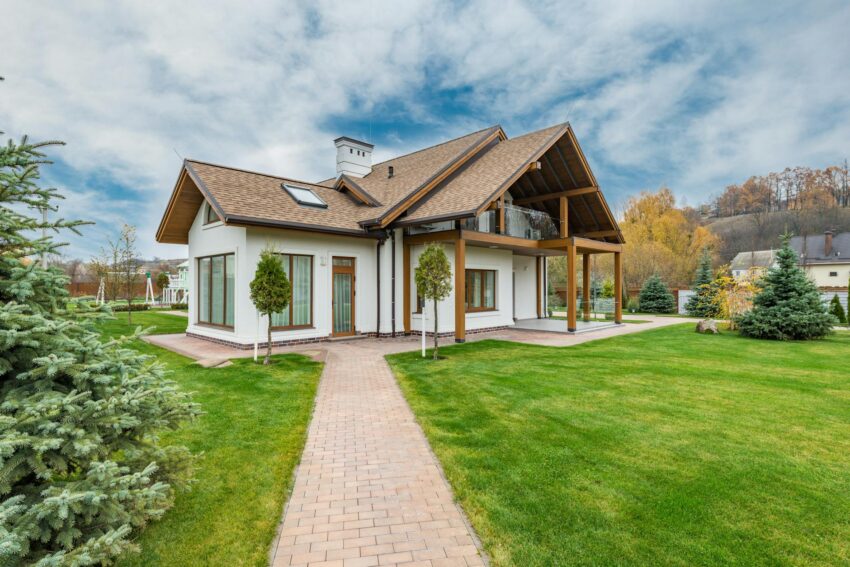 residential cottage house with courtyard